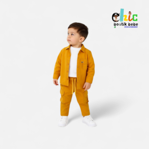 ensemble 3 pièces bébé garçon moutarde – veste, t shirt et pantalon cargo (0–24 mois)